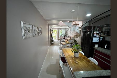 Casa de condomínio à venda com 150m², 4 quartos e 3 vagasCozinha