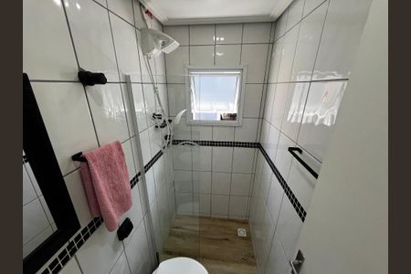 Casa de condomínio à venda com 150m², 4 quartos e 3 vagasBanheiro de serviço