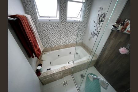 Casa de condomínio à venda com 150m², 4 quartos e 3 vagasBanheiro da Suíte 2