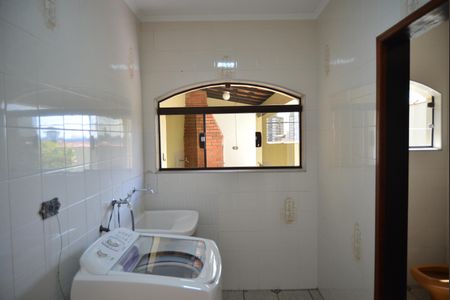 Casa à venda com 198m², 3 quartos e 3 vagasÁrea de Serviço