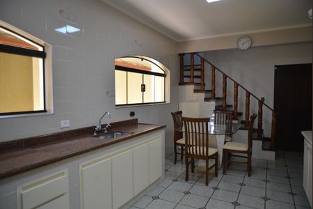 Casa à venda com 198m², 3 quartos e 3 vagasCozinha