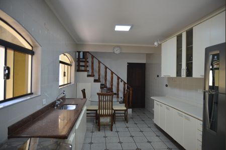 Casa à venda com 198m², 3 quartos e 3 vagasCozinha