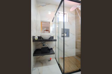 Casa à venda com 280m², 4 quartos e 5 vagasBanheiro da Suíte 2