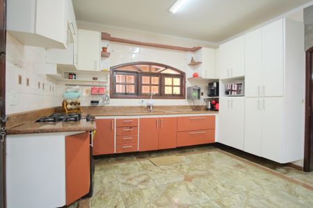 Casa à venda com 280m², 4 quartos e 5 vagasCozinha