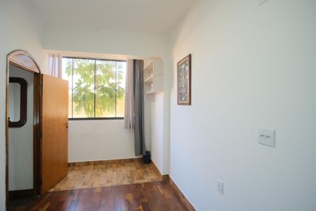 Casa à venda com 280m², 4 quartos e 5 vagasQuarto