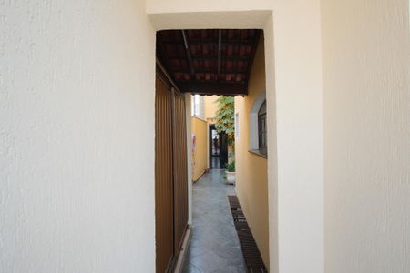 Casa à venda com 280m², 4 quartos e 5 vagasCorredor externo