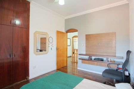 Casa à venda com 280m², 4 quartos e 5 vagasSuíte 2