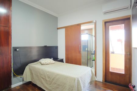 Casa à venda com 280m², 4 quartos e 5 vagasSuíte 1