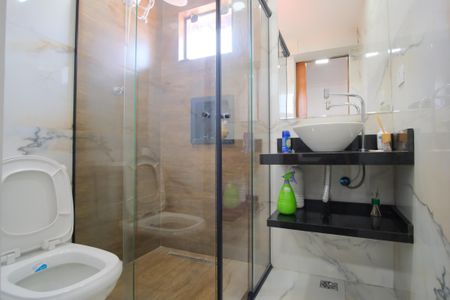 Casa à venda com 280m², 4 quartos e 5 vagasBanheiro da Suíte 1