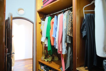 Casa à venda com 280m², 4 quartos e 5 vagasCloset da Suíte 3