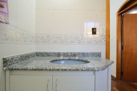 Casa à venda com 280m², 4 quartos e 5 vagasBanheiro Social