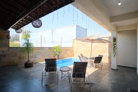 Casa à venda com 280m², 4 quartos e 5 vagasQuintal gourmet