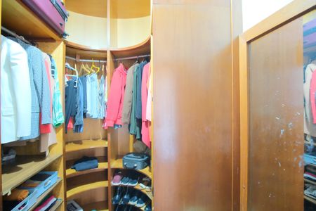 Casa à venda com 280m², 4 quartos e 5 vagasCloset da Suíte 3
