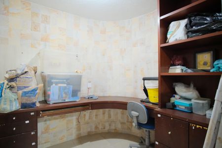 Casa à venda com 280m², 4 quartos e 5 vagasQuarto de serviço 2