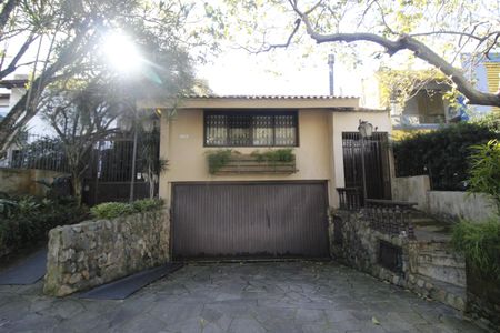 Casa à venda com 550m², 5 quartos e 3 vagasFachada