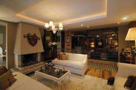 Casa à venda com 550m², 5 quartos e 3 vagasSala