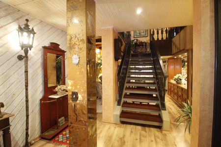 Casa à venda com 550m², 5 quartos e 3 vagasSala