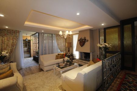 Casa à venda com 550m², 5 quartos e 3 vagasSala