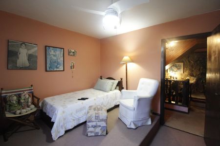 Casa à venda com 550m², 5 quartos e 3 vagasSuíte 2