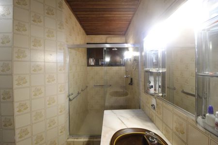 Casa à venda com 550m², 5 quartos e 3 vagasBanheiro da Suíte 3