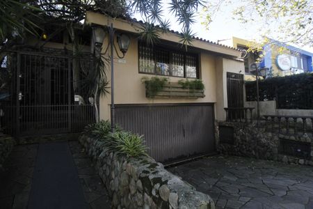 Casa à venda com 550m², 5 quartos e 3 vagasFachada