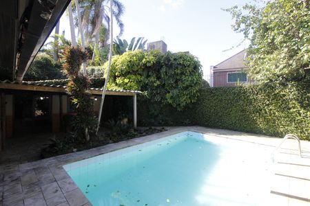 Casa à venda com 550m², 5 quartos e 3 vagasPiscina