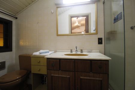 Casa à venda com 550m², 5 quartos e 3 vagasBanheiro da Suíte 1