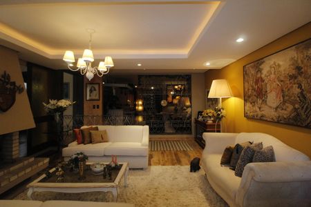 Casa à venda com 550m², 5 quartos e 3 vagasSala