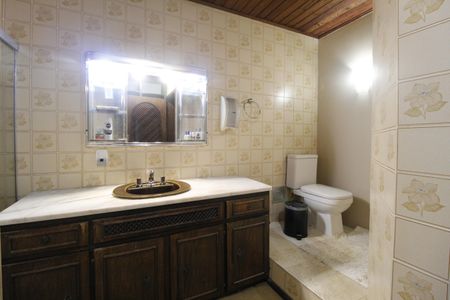 Casa à venda com 550m², 5 quartos e 3 vagasBanheiro da Suíte 3