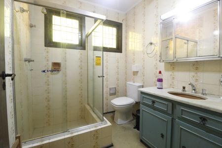 Casa à venda com 550m², 5 quartos e 3 vagasBanheiro da Suíte 4