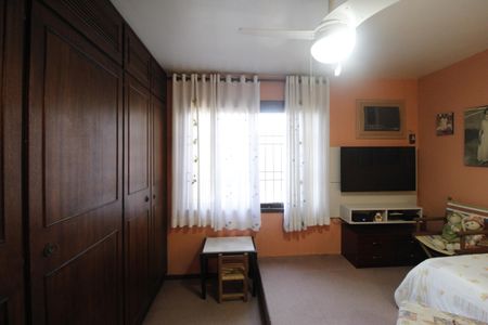 Casa à venda com 550m², 5 quartos e 3 vagasSuíte 2