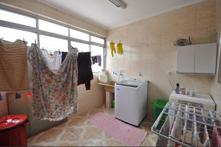 Casa para alugar com 350m², 4 quartos e 3 vagasÁrea de serviço