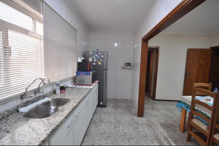 Casa para alugar com 350m², 4 quartos e 3 vagasCozinha
