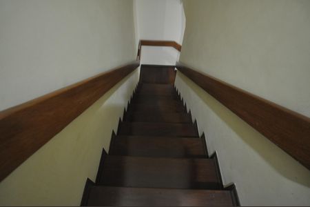 Casa para alugar com 350m², 4 quartos e 3 vagasEscada