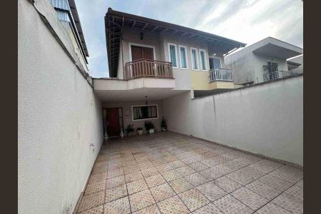 Casa à venda com 150m², 4 quartos e 4 vagas