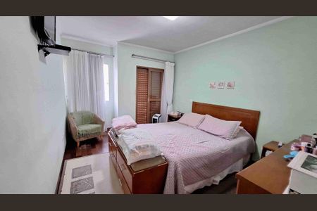 Casa à venda com 150m², 4 quartos e 4 vagas