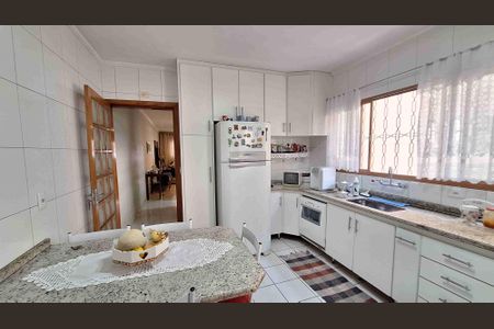 Casa à venda com 150m², 4 quartos e 4 vagas