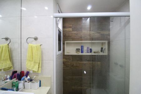 Apartamento à venda com 146m², 2 quartos e 2 vagasBanheiro da suíte