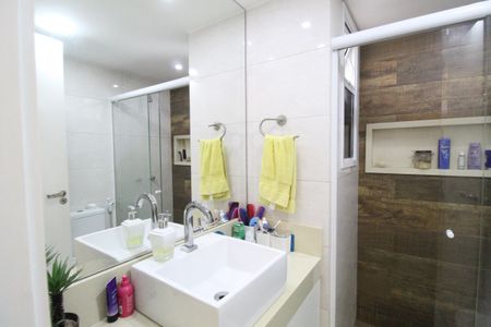 Apartamento à venda com 146m², 2 quartos e 2 vagasBanheiro da suíte