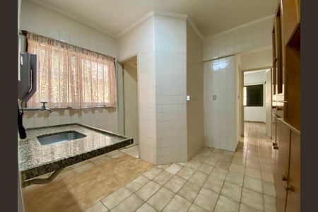 Cozinha de apartamento para alugar com 1 quarto, 50m² em Guilhermina, Praia Grande