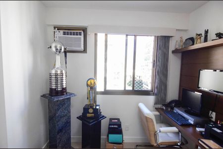 Apartamento à venda com 90m², 3 quartos e 2 vagas Apartamento à venda com 90m², 3 quartos e 2 vagasQuarto 2