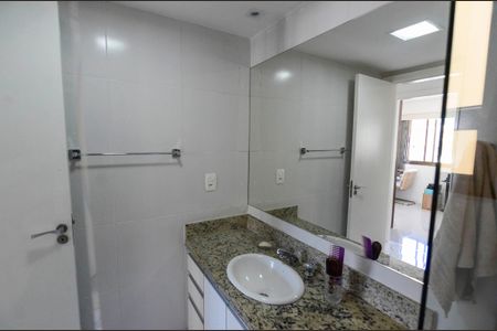 Apartamento à venda com 90m², 3 quartos e 2 vagas Apartamento à venda com 90m², 3 quartos e 2 vagasBanheiro Social