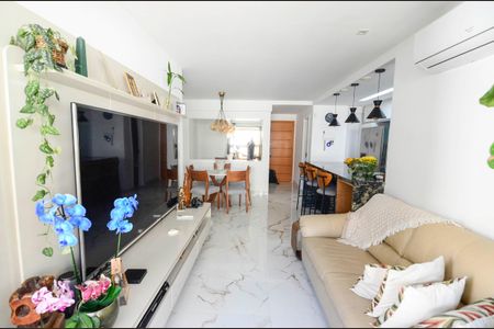 Apartamento à venda com 90m², 3 quartos e 2 vagas Apartamento à venda com 90m², 3 quartos e 2 vagasSala