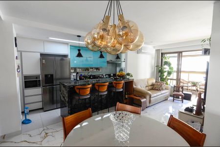 Apartamento à venda com 90m², 3 quartos e 2 vagas Apartamento à venda com 90m², 3 quartos e 2 vagasSala