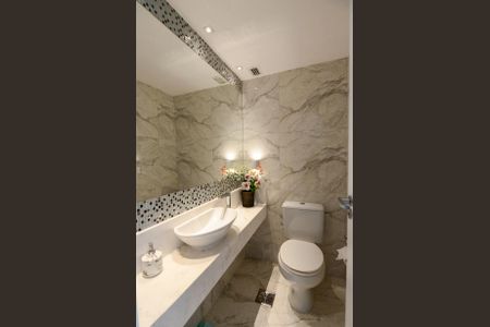 Apartamento à venda com 90m², 3 quartos e 2 vagas Apartamento à venda com 90m², 3 quartos e 2 vagasLavabo