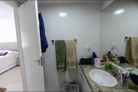 Apartamento à venda com 90m², 3 quartos e 2 vagas Apartamento à venda com 90m², 3 quartos e 2 vagasBanheiro da Suíte