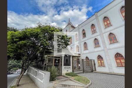 Apartamento à venda com 90m², 3 quartos e 2 vagas Apartamento à venda com 90m², 3 quartos e 2 vagasFachada