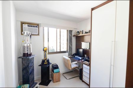 Apartamento à venda com 90m², 3 quartos e 2 vagas Apartamento à venda com 90m², 3 quartos e 2 vagasQuarto 2