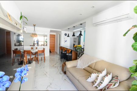 Apartamento à venda com 90m², 3 quartos e 2 vagas Apartamento à venda com 90m², 3 quartos e 2 vagasSala