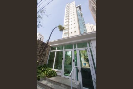 Apartamento para alugar com 155m², 3 quartos e 3 vagas Apartamento para alugar com 155m², 3 quartos e 3 vagasFachada